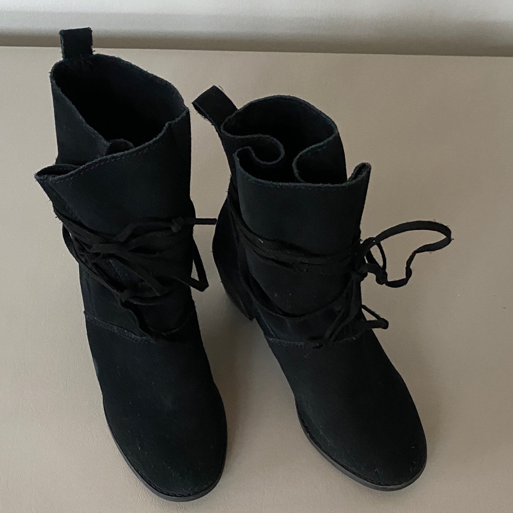 Women’s size 5.5 Toms Black Heeled Boots for Women - Picture 7 of 10